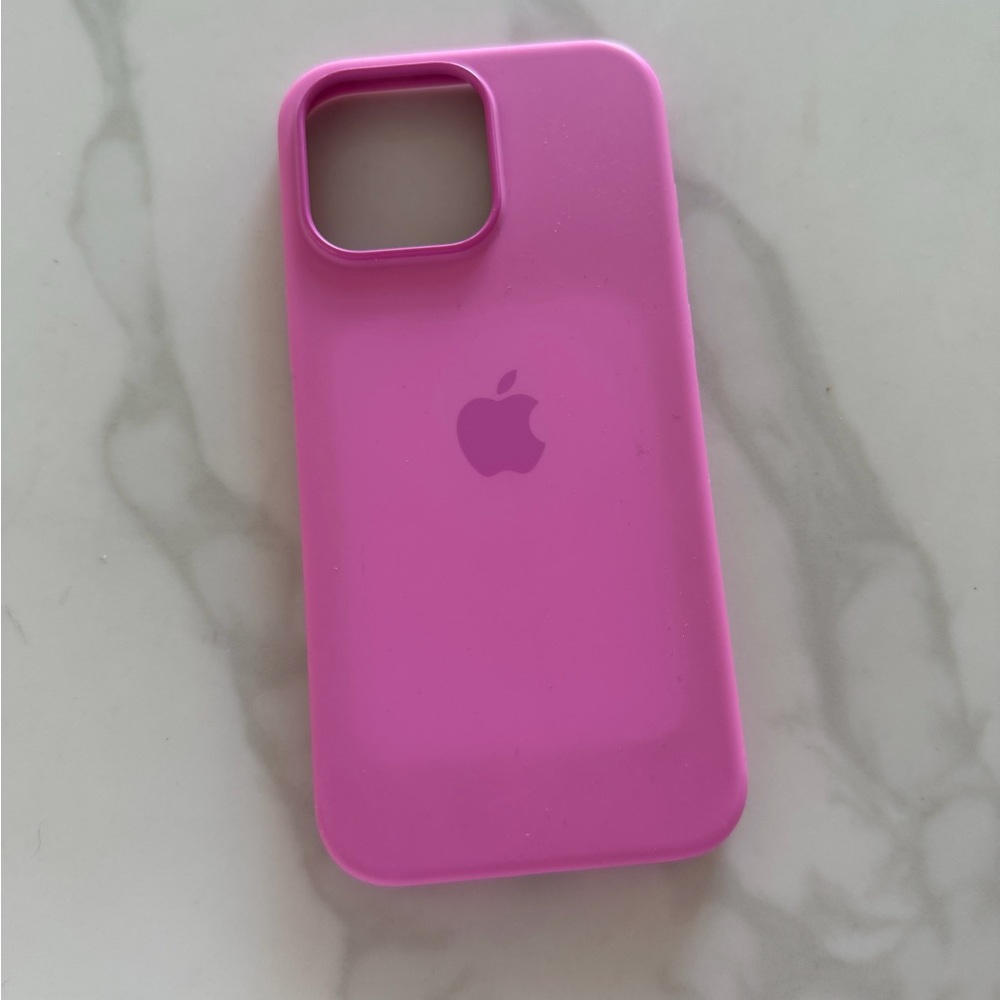 Apple Vibrant Pink Silicone Case 16Pro Max